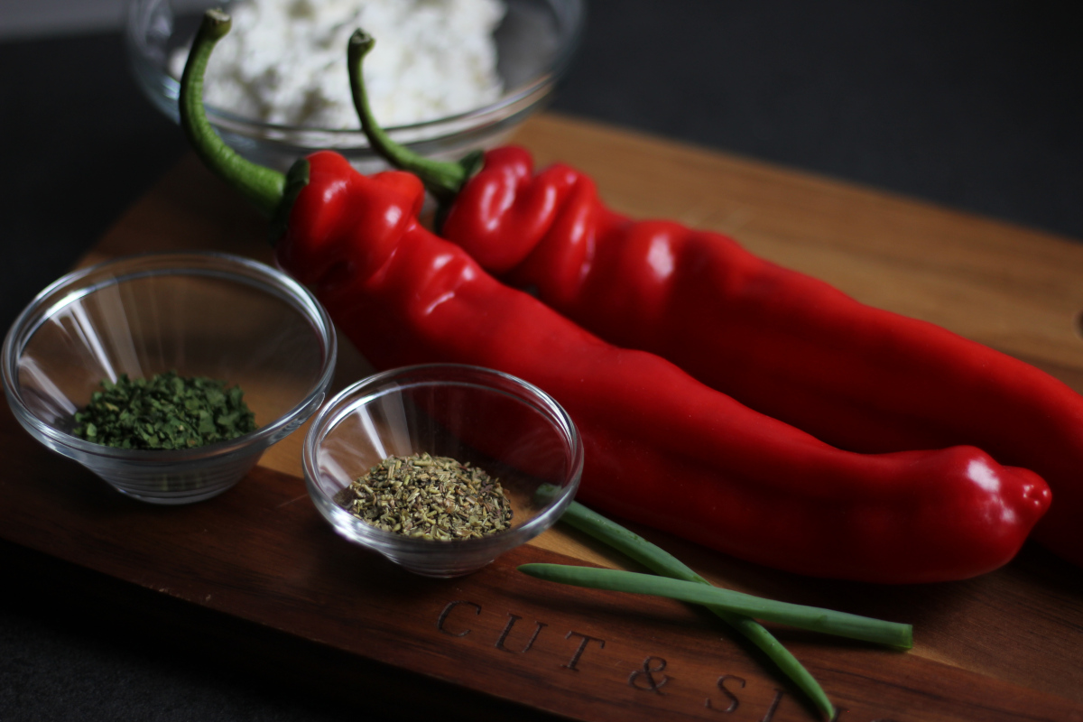 Ingredients for baked cottage cheese stuffed peppers.